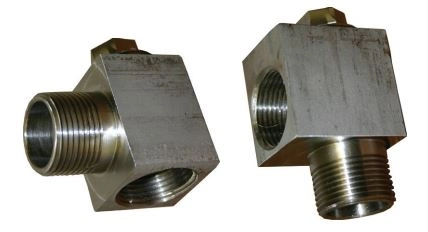 Priming Tee With Plug