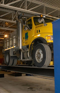 Four Post Heavy Duty Commercial Truck Lifts