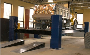 Four Post Heavy Duty Commercial Truck Lifts