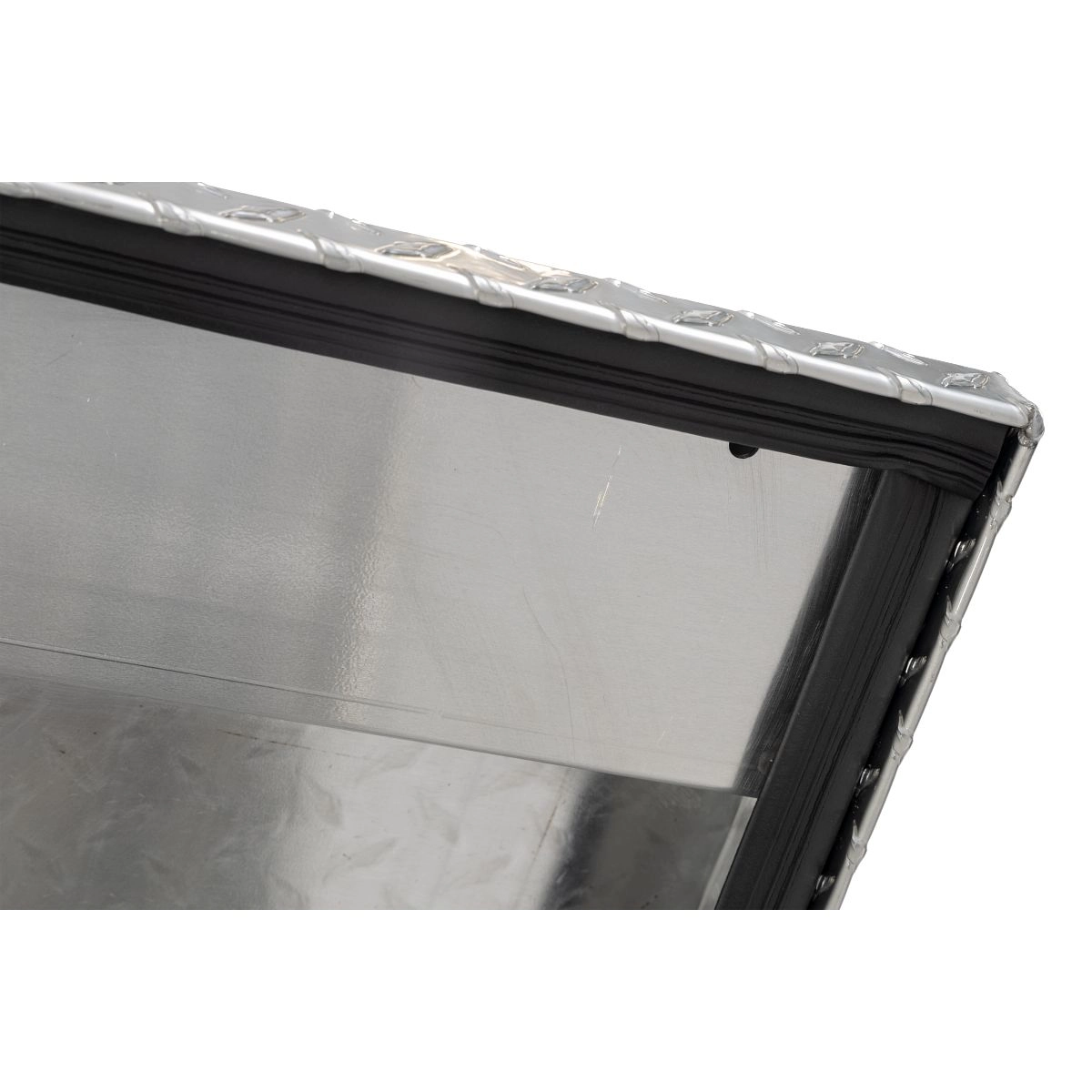 Full-Size Extra Wide 71.5L X 28.25W X 18.5H Cross Truck Box